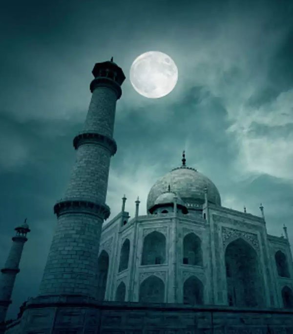 Taj Mahal and Agra City Overnight Tour from Delhi